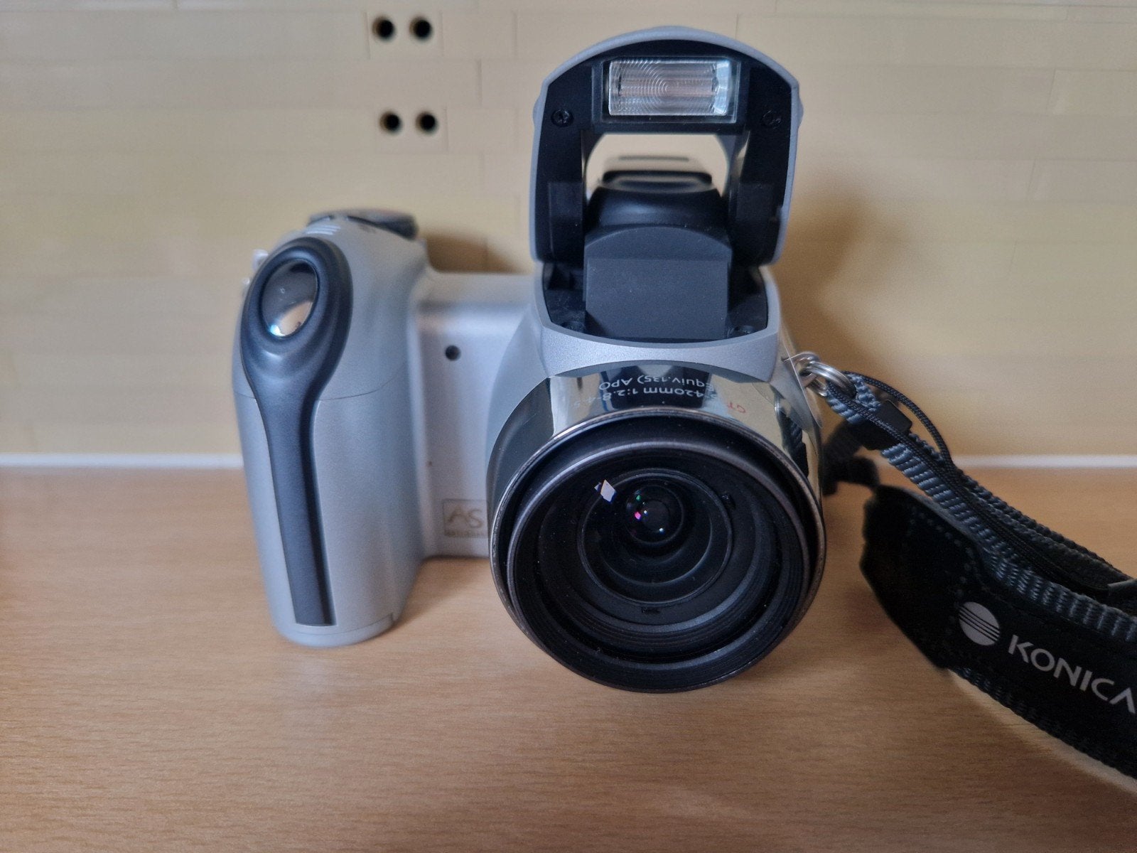 Konica Minolta Dimage Z3 Digitale Camera (Retro), Beeldstabilisatie, Gebruikt, Konica, Ophalen of Verzenden