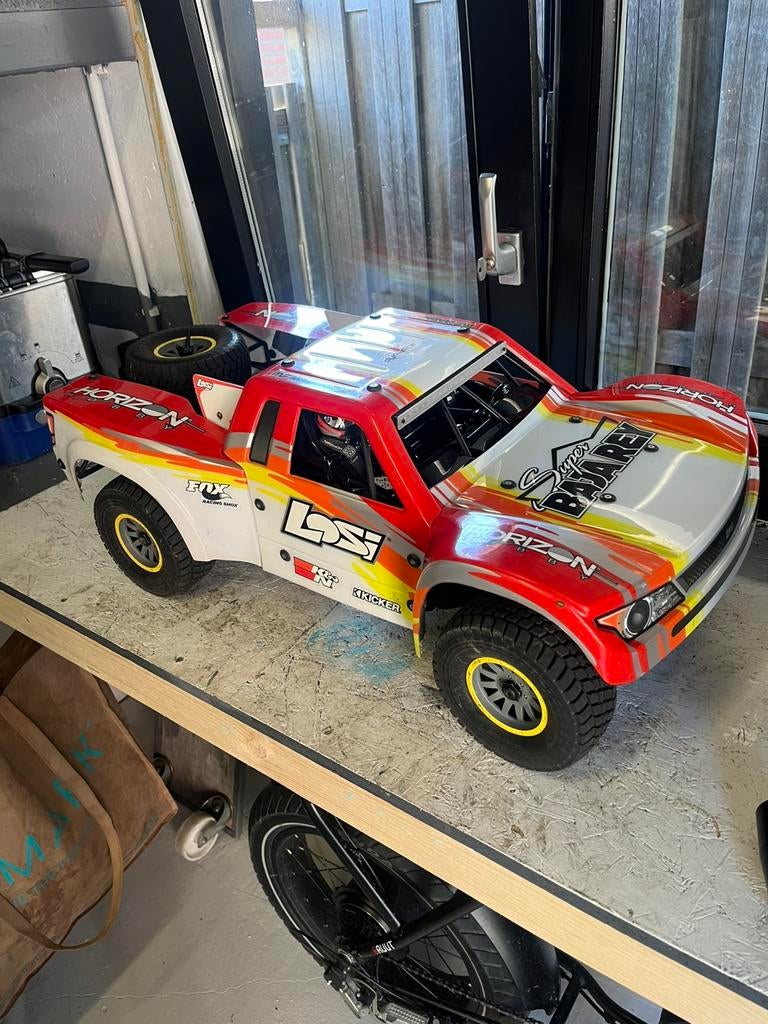 Losi super baja rey 1/6, Benzine, Auto offroad, Ophalen of Verzenden, Zo goed als nieuw