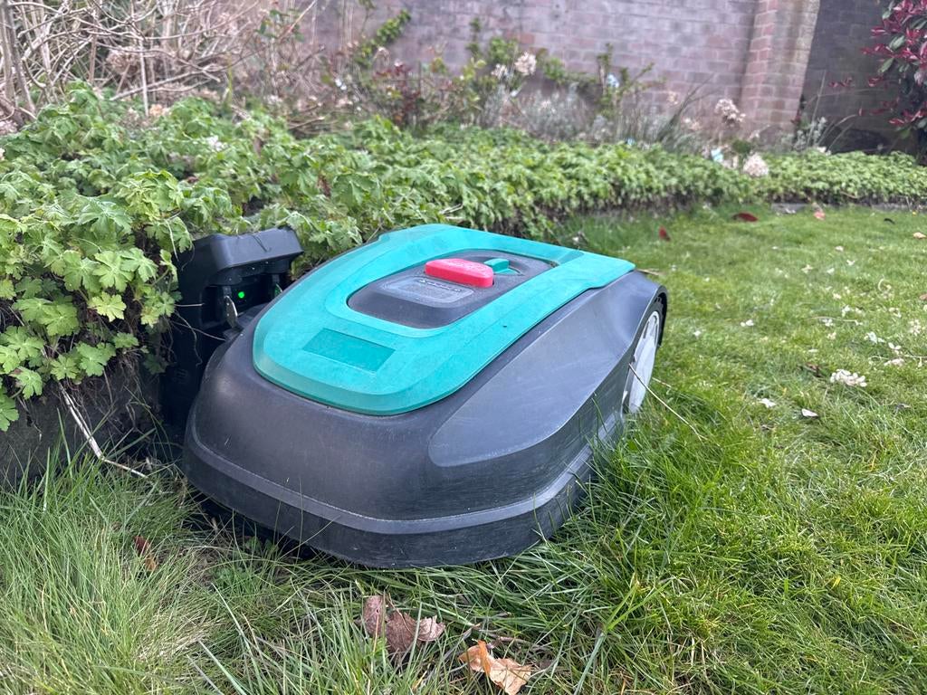 Robot grasmaaier met draad, Ophalen of Verzenden, Gebruikt, 20 tot 25 cm, Bestuurbaar via app