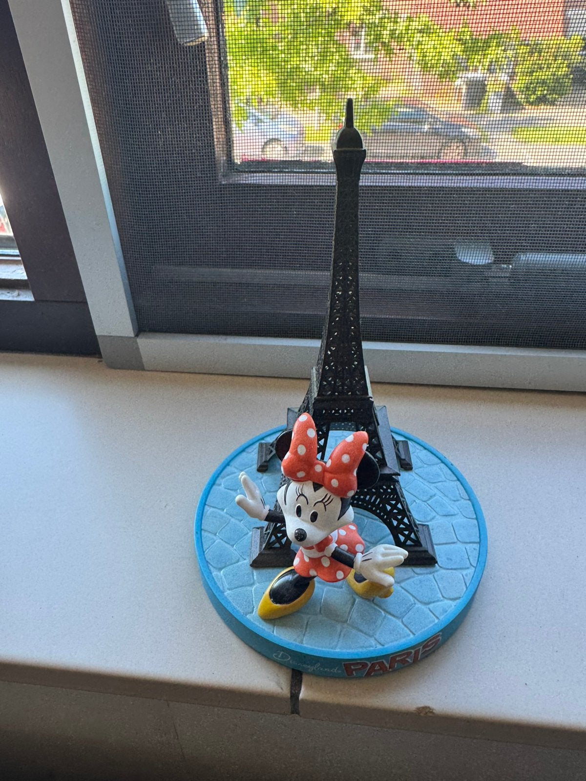 Disney mickey en minnie eifeltorn, Ophalen of Verzenden, Mickey Mouse, Zo goed als nieuw, Beeldje of Figuurtje