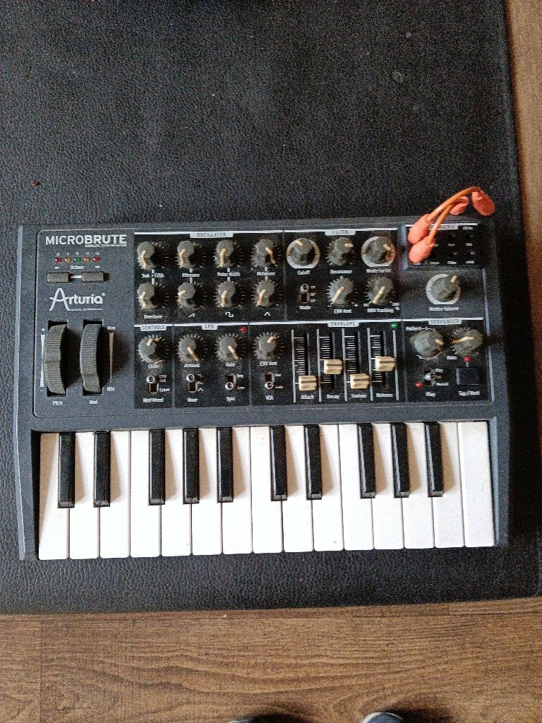 Arturia microbrute analoge synthesizer, Ophalen, Gebruikt, Audio