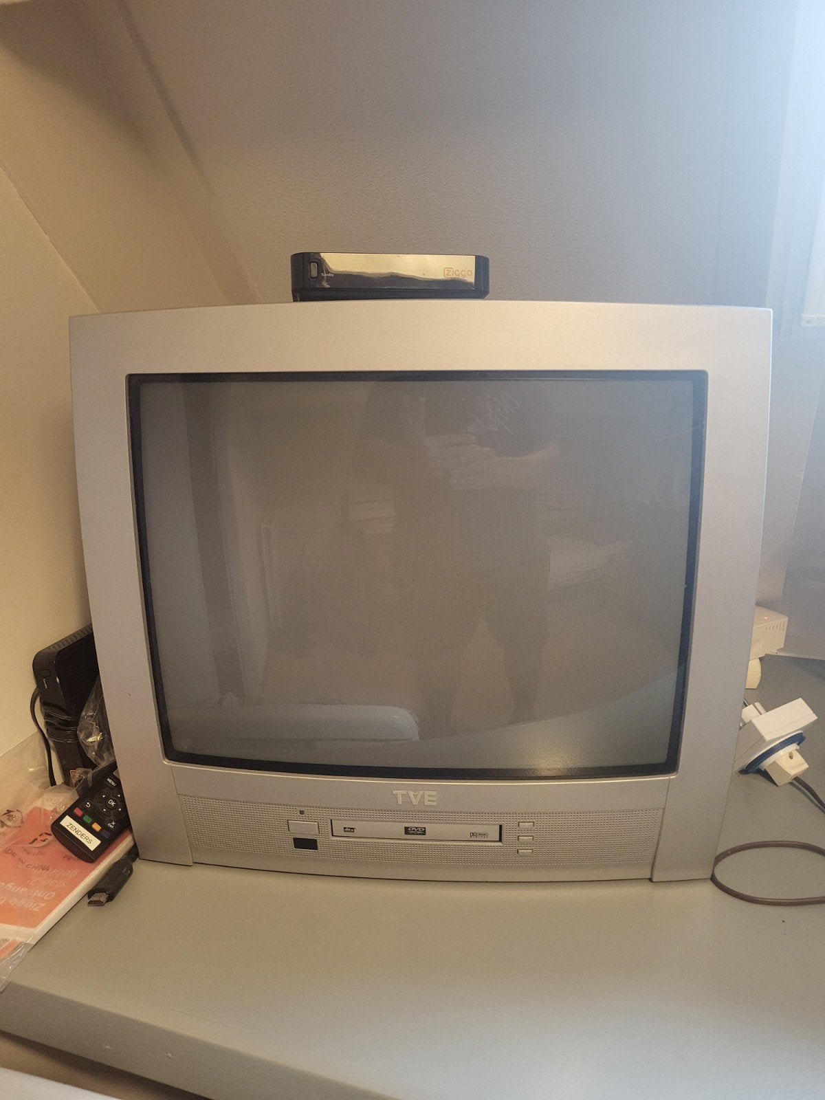 TVE TV (ingebouwde DVD-speler defect), Gebruikt, 50 Hz, LCD, 40 tot 60 cm