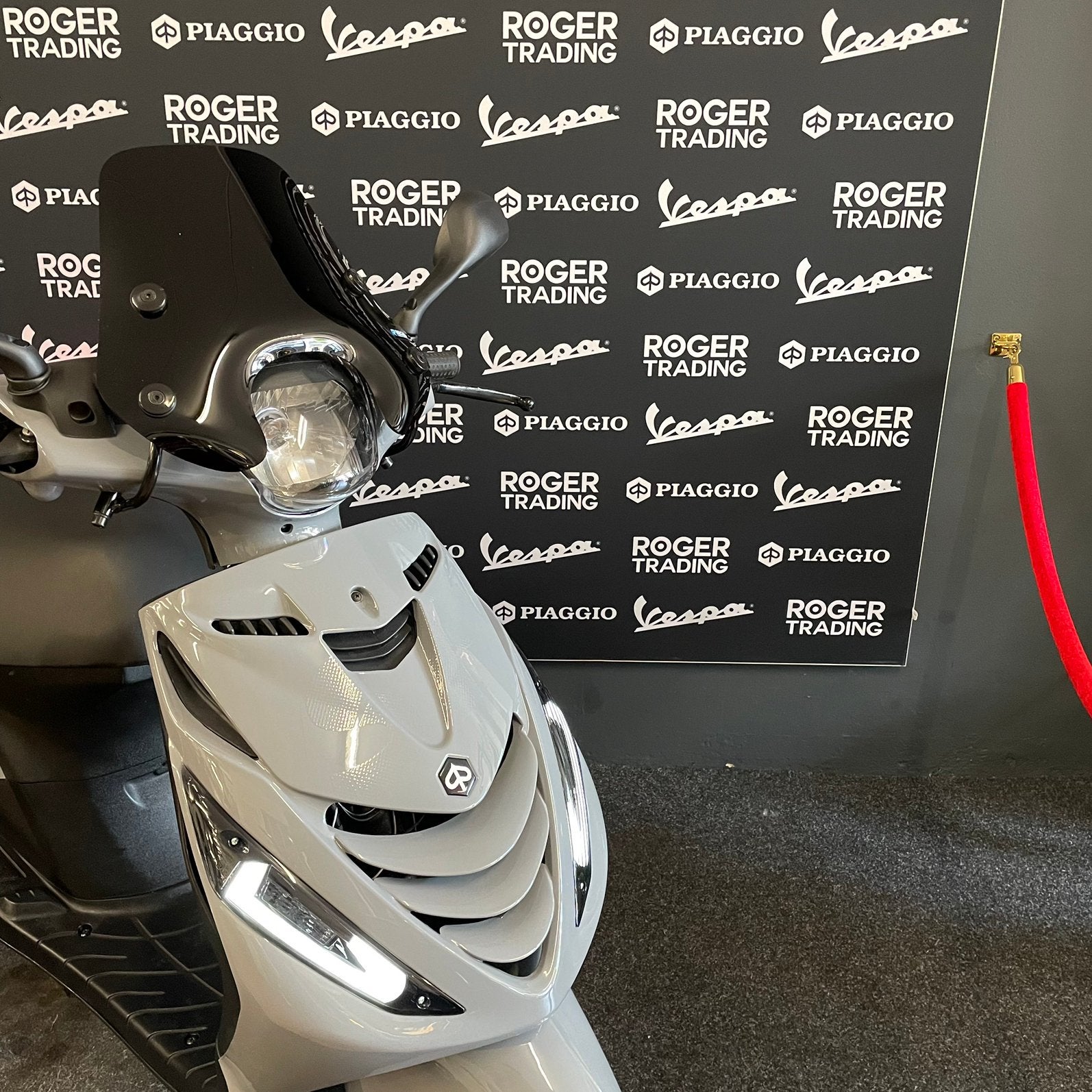Piaggio Zip 50 Brom 4T 2V Nardo Grey 2014 - 2e eigenaar, Ophalen, Overige modellen, Piaggio, Maximaal 45 km/u