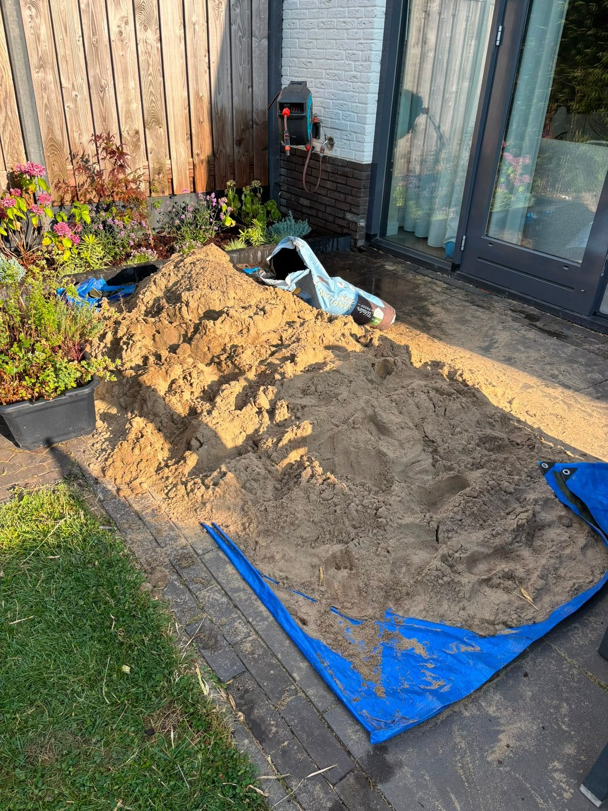 Schoon ophoogzand. Ongeveer 600 liter zand. Gratis, Ophalen, Gebruikt, Ophoogzand