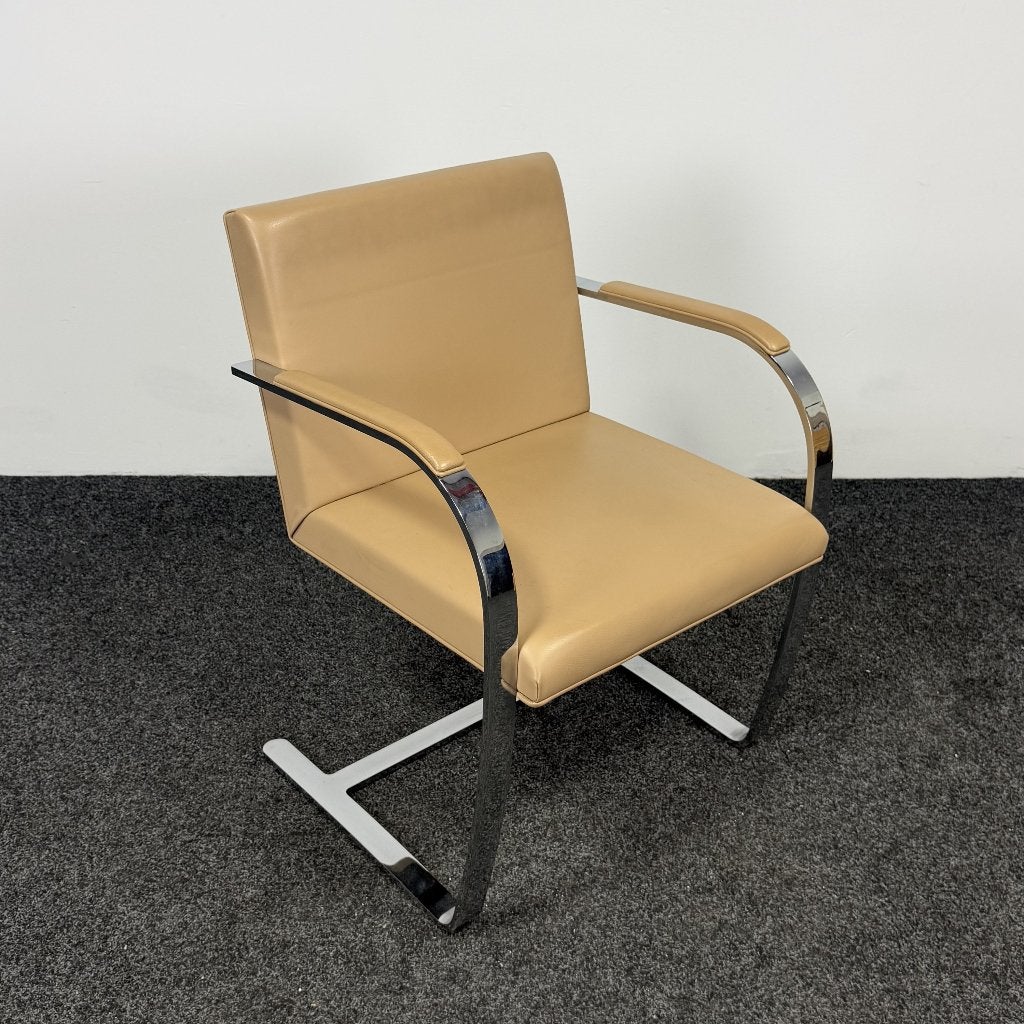 Knoll Brno Fauteuil - Beige Leder (B) 26406, Ophalen, Gebruikt, 75 tot 100 cm, Leer