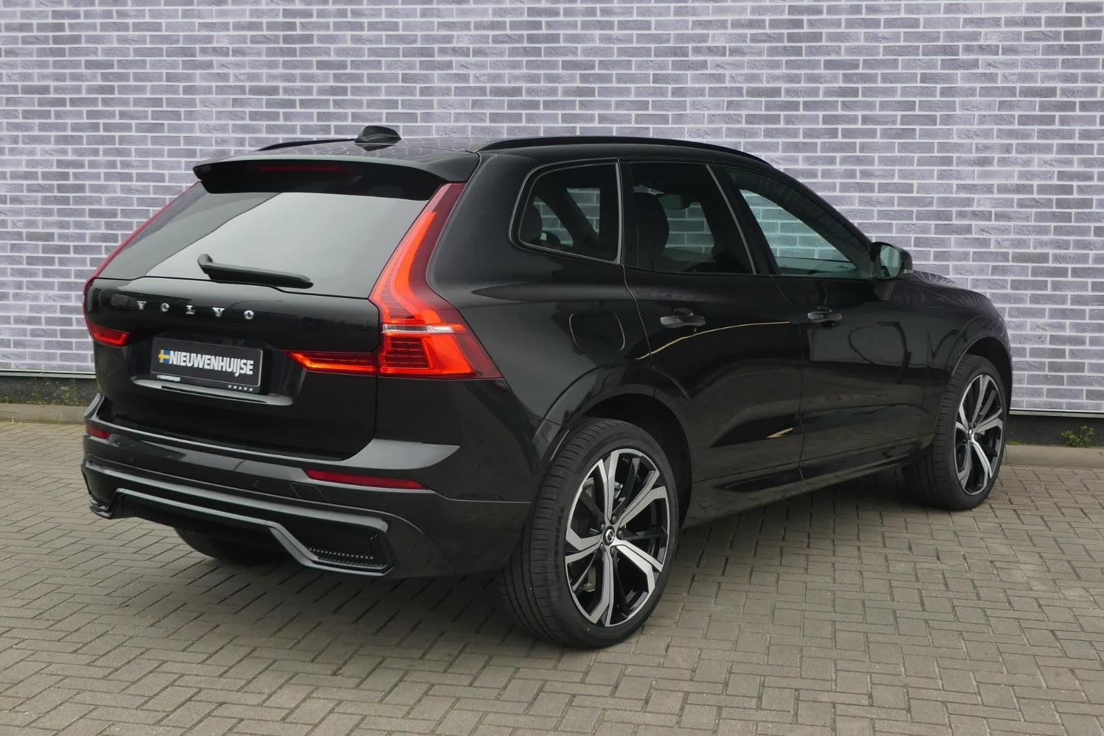 Volvo XC60 2.0 T6 Plug-in Hybrid AWD Plus Dark | PHEV | Long, 12 maanden, Stof, Gebruikt, Euro 6
