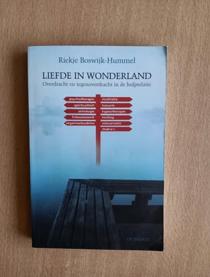 Riekje Boswijk-Hummel - Liefde in Wonderland, Ophalen of Verzenden, Zo goed als nieuw