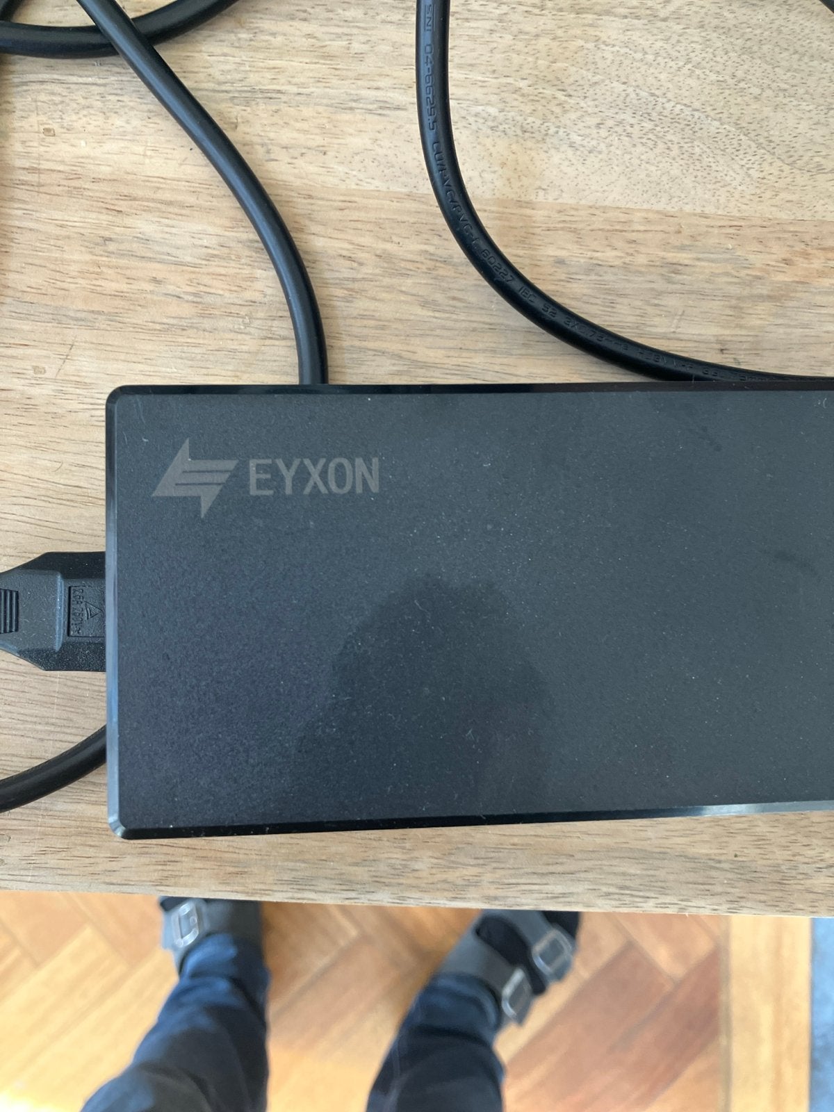 EYXON Li-ion Acculader (SSL C084V42M) tulpstekker, Ophalen of Verzenden, Gebruikt