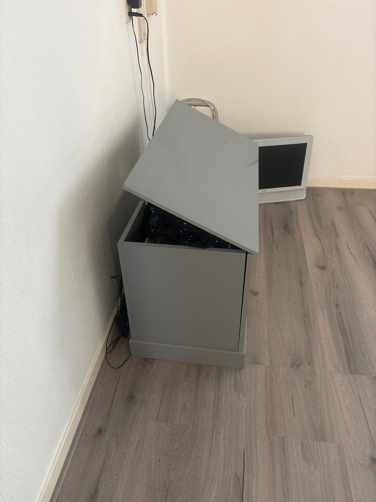 Grijze dekenkist / speelgoedkist, Ophalen, Gebruikt, 50 tot 100 cm, 75 tot 100 cm