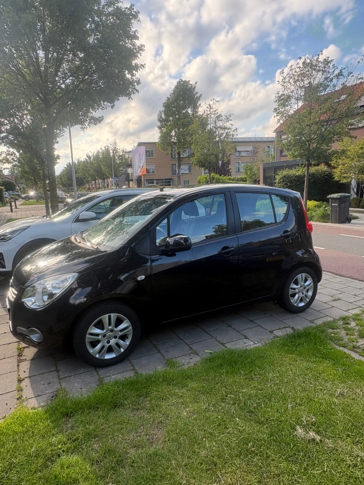 Opel Agila 1.0 12V 2012 Zwart - APK 06-2027 nieuwe motor!, 31 €/maand, Origineel Nederlands, Handgeschakeld, Particulier