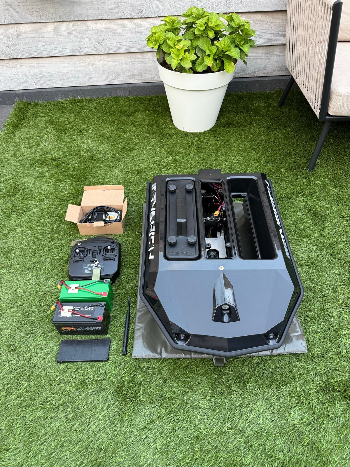 Te koop: Maverick voerboot met Wi-Fish dieptemeter., Ophalen, Zo goed als nieuw, Overige typen