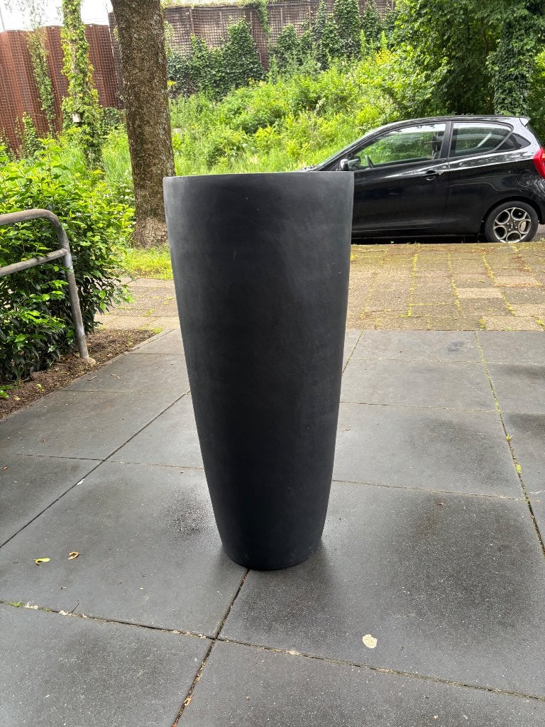 Matte zwarte plantenpot, Zo goed als nieuw, Aardewerk, 70 cm of meer, Ophalen