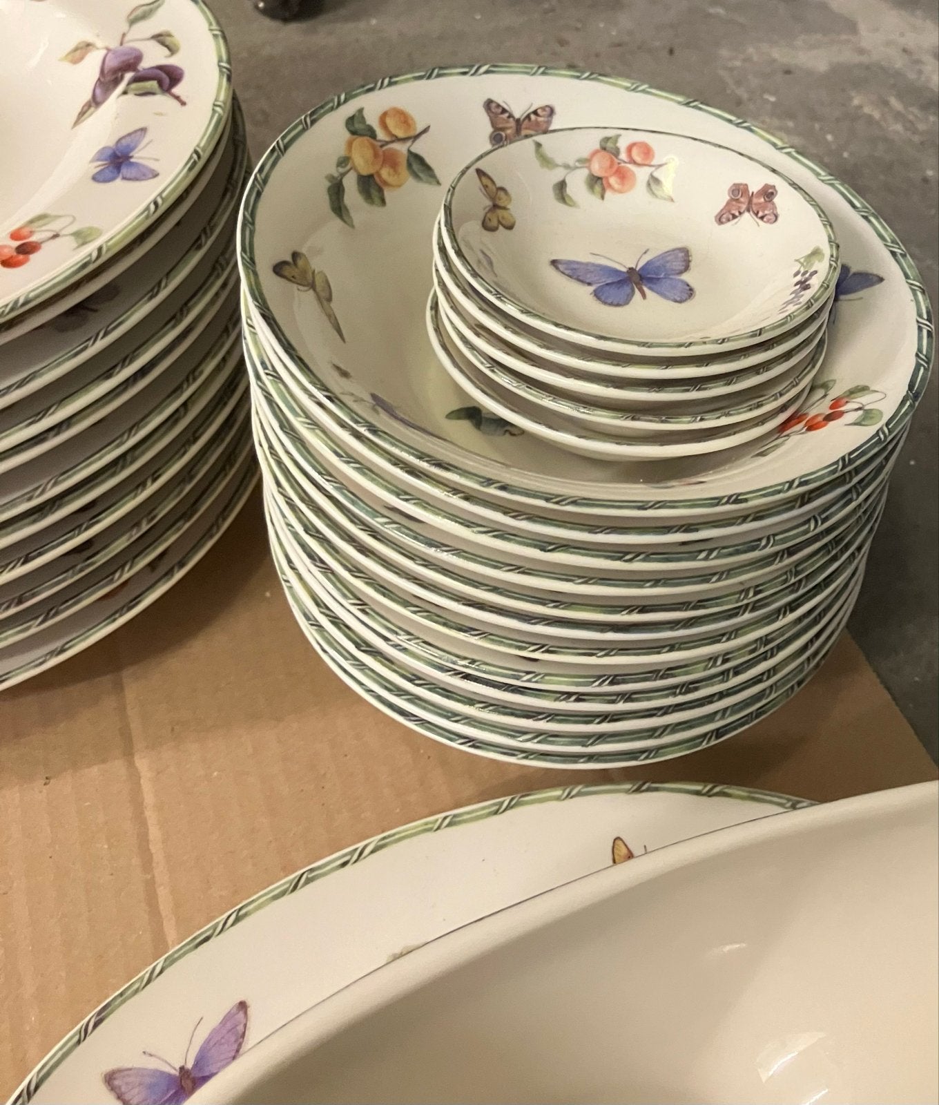 Uitgebreid servies JBS Home Collection Fruit & Flowers, Huis en Inrichting, Keuken | Servies, Ophalen, Overige merken, Keramiek