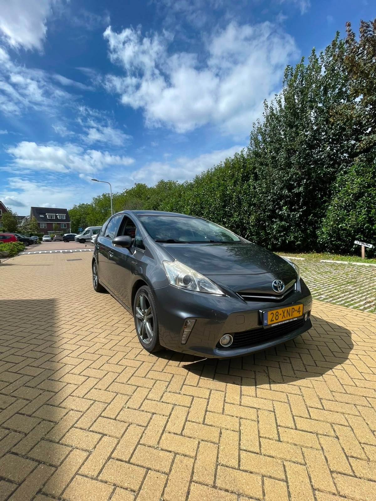 Toyota Prius Wagon 1.8 Full Hybrid 136PK Aut 96g 2012 Grijs, 4 cilinders, 7 stoelen, Origineel Nederlands, 84 €/maand