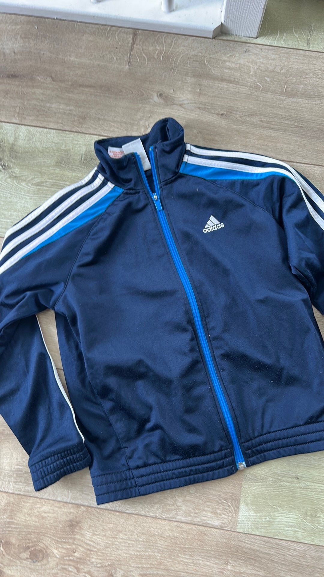 Adidas vest maat 140 blauw unisex sport, Ophalen of Verzenden, Zo goed als nieuw, Jongen of Meisje, Trui of Vest