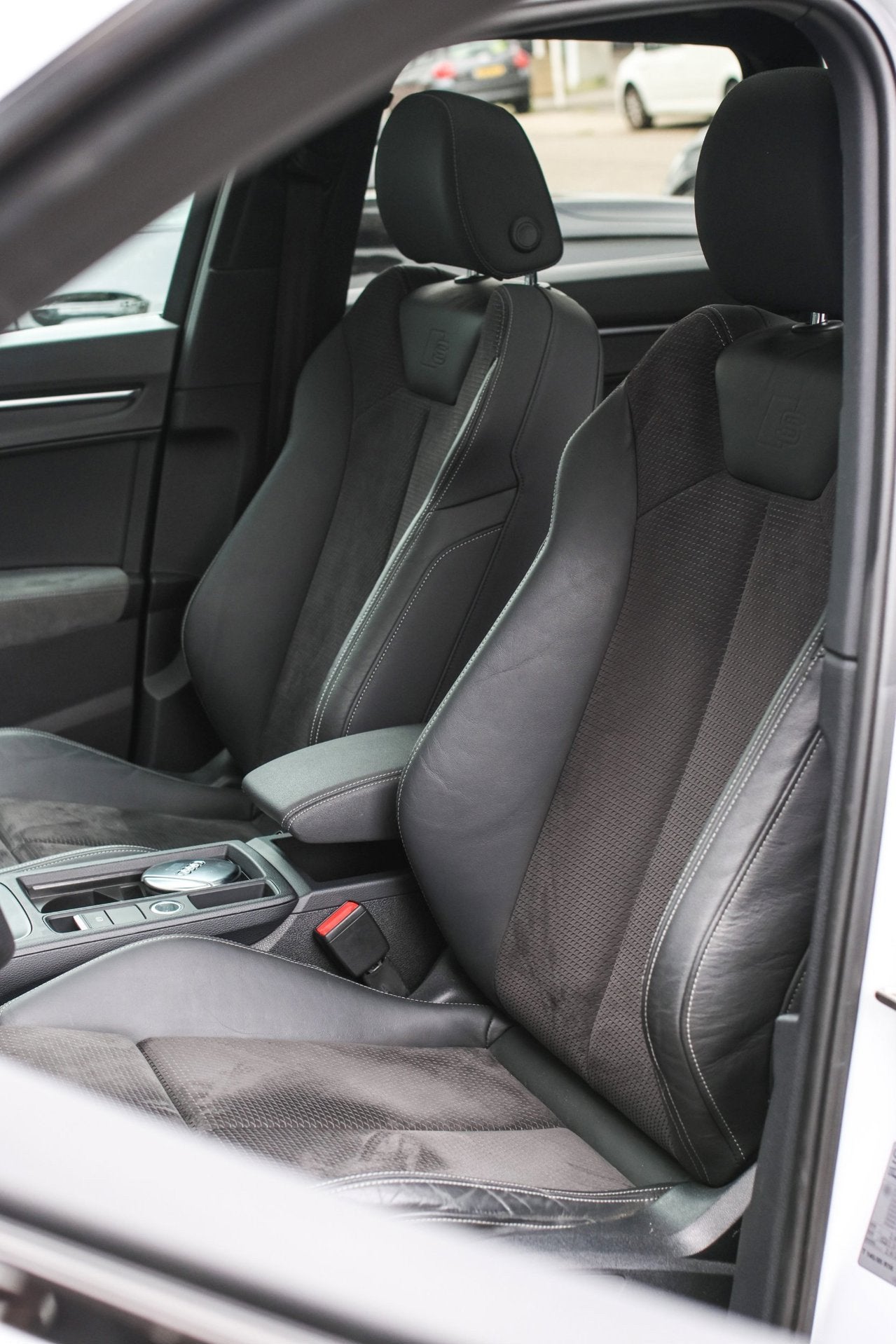 Foto 4 van Audi Q3 40 TFSI Quattro S-Line *Pano*360 Camera*Keyless*Trek