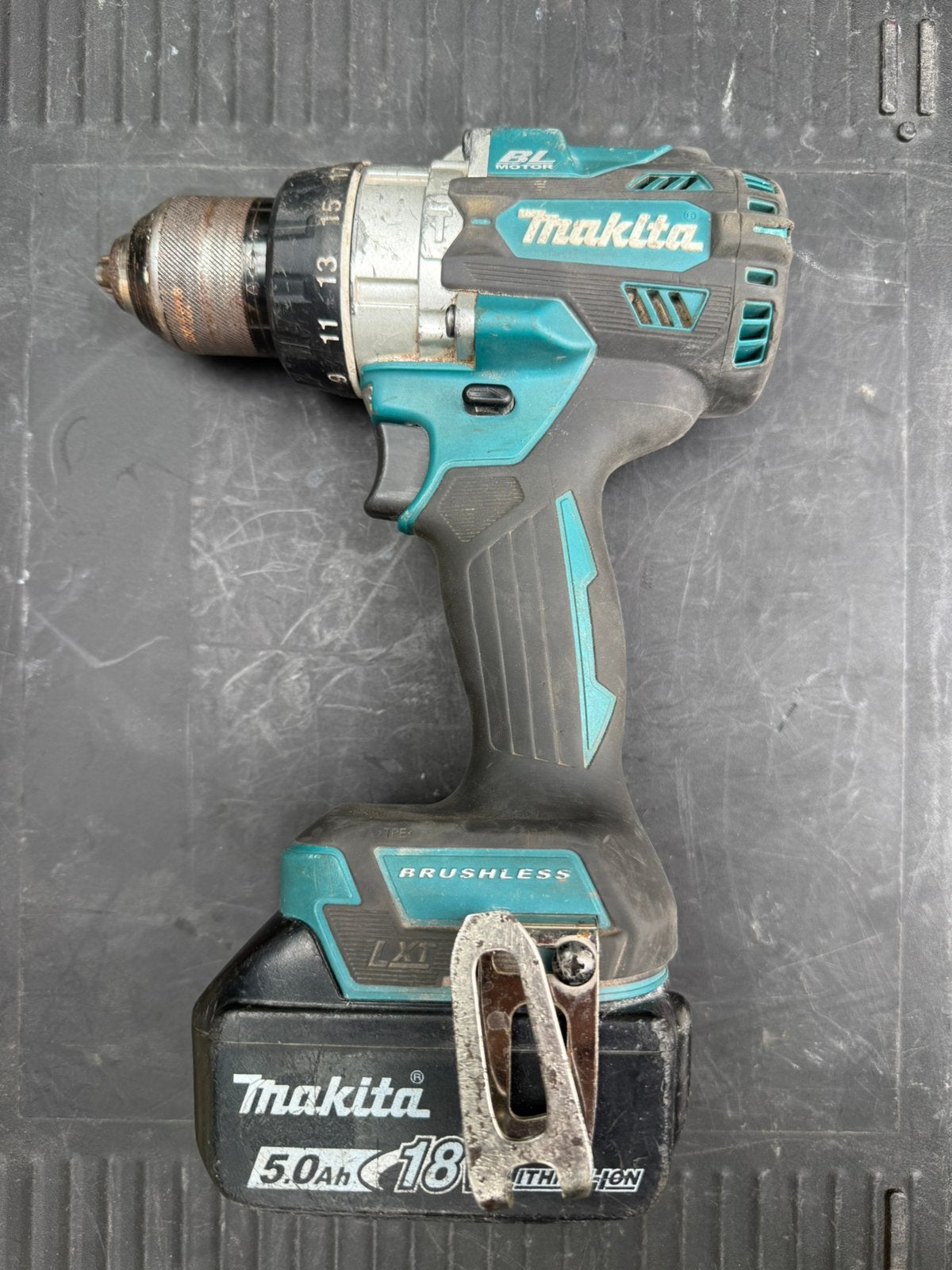 Makita DHP 486 ( boren schroeven kloppen ) incl accu 18v 5Ah