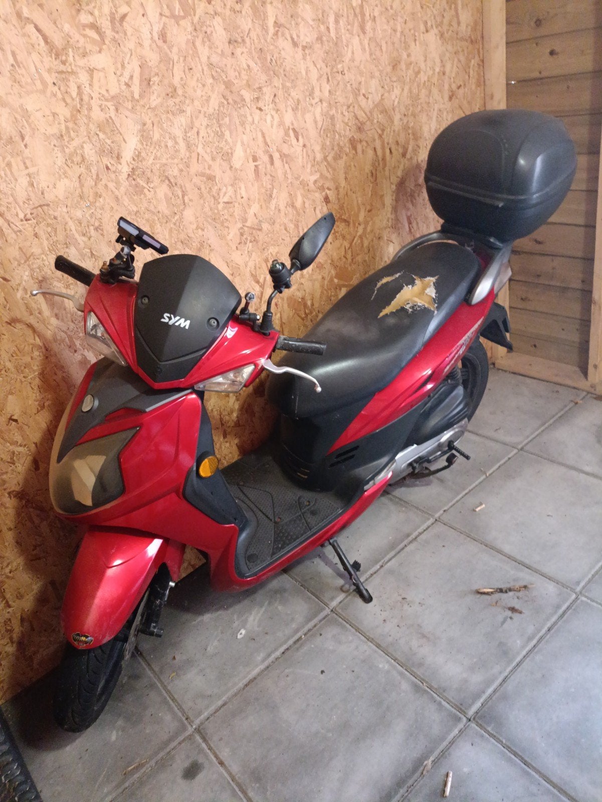 Scooter met nieuw remsysteem - zadel kapot, accu leeg, Ophalen