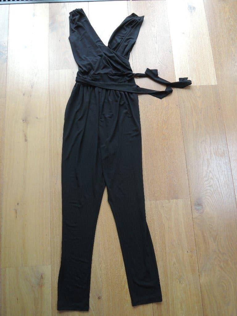 Super mooie jumpsuit Minimum maat S Zwart, Kleding | Dames, Ophalen of Verzenden, Zo goed als nieuw, Maat 38/40 (M), Zwart