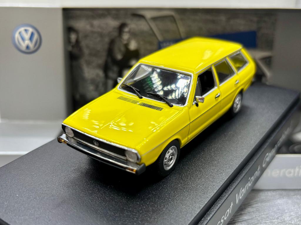 1:43  Volkswagen passat variant generation I, Hobby en Vrije tijd, Modelauto's | 1:43, Zo goed als nieuw, Auto, Overige merken