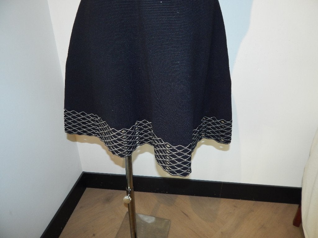 Ted Baker gebreide zwarte jurk gouden stiksels open werk3/40, Maat 38/40 (M), Zwart, Ophalen of Verzenden, Knielengte