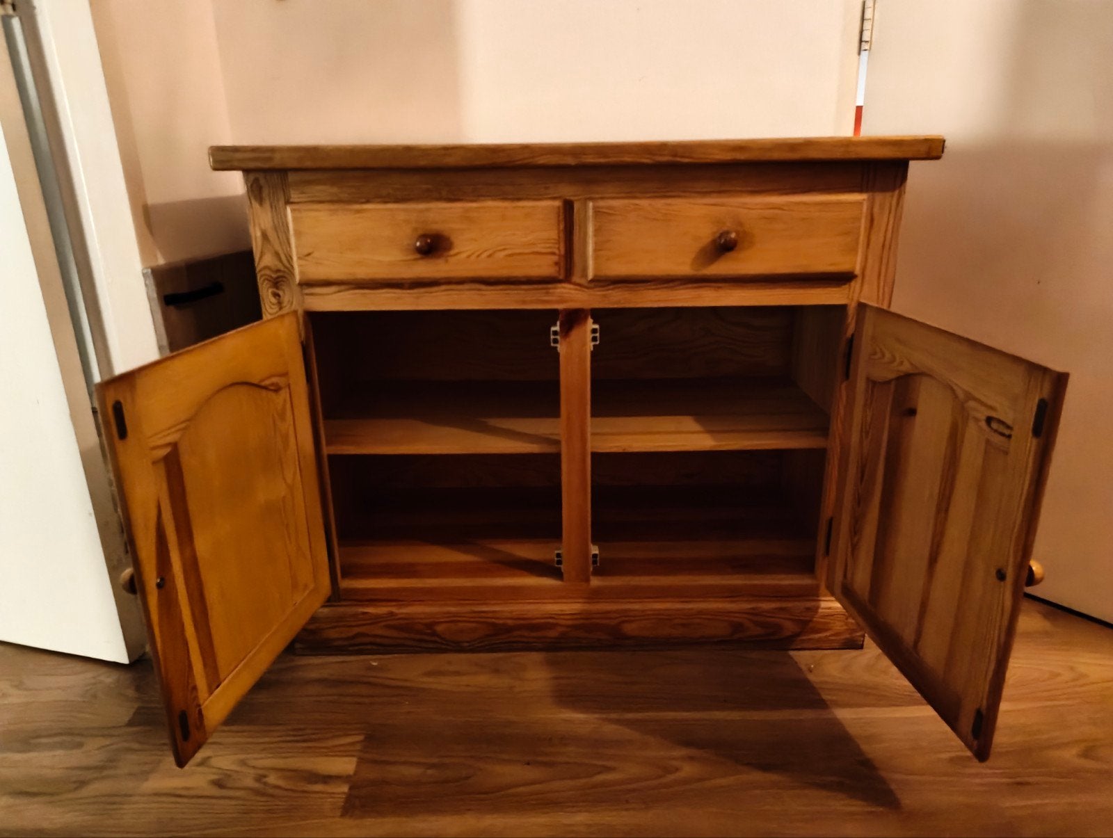 Foto 5 van houten kast met lades