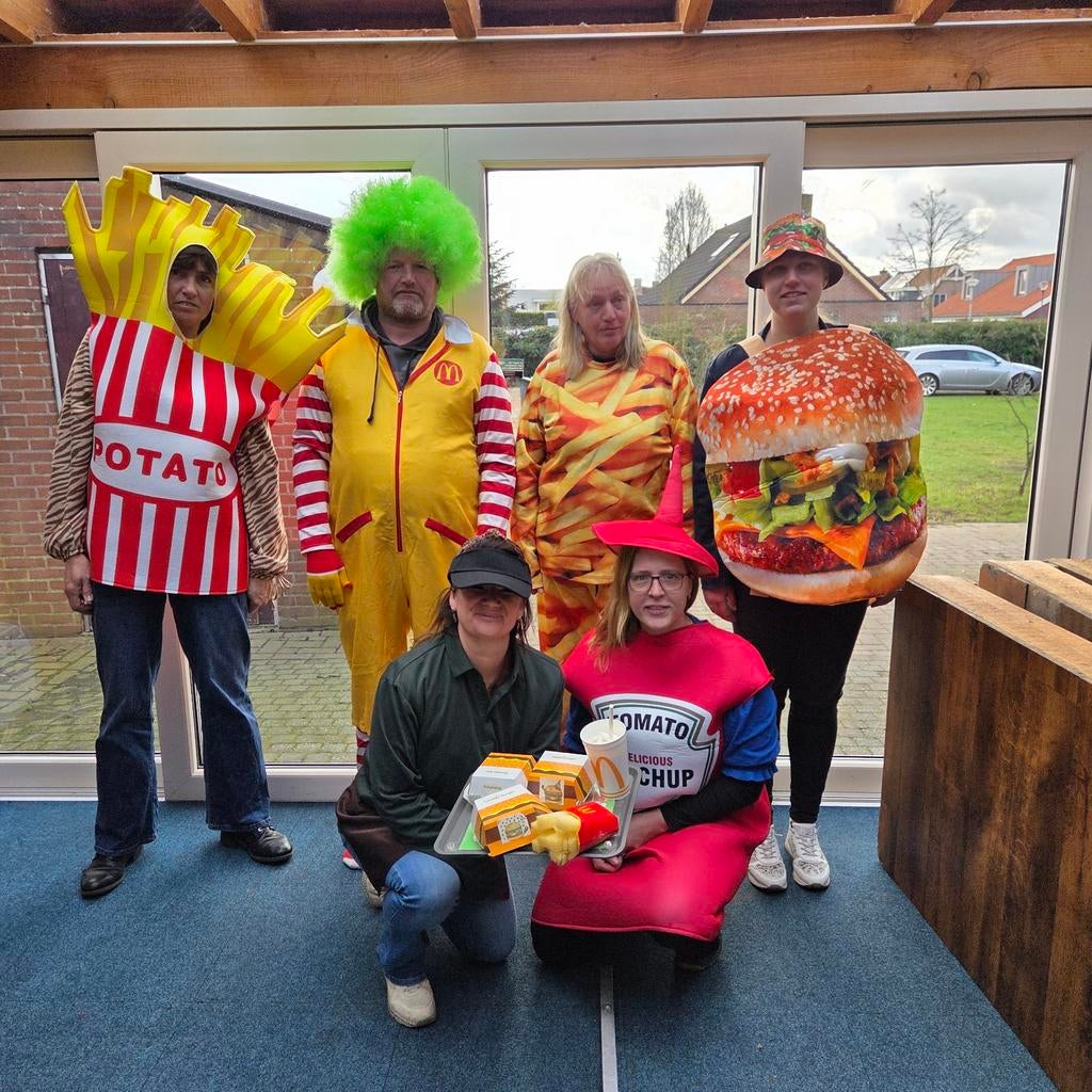Complete McDonald's Carnavalsgroep - 22 personen, Ophalen