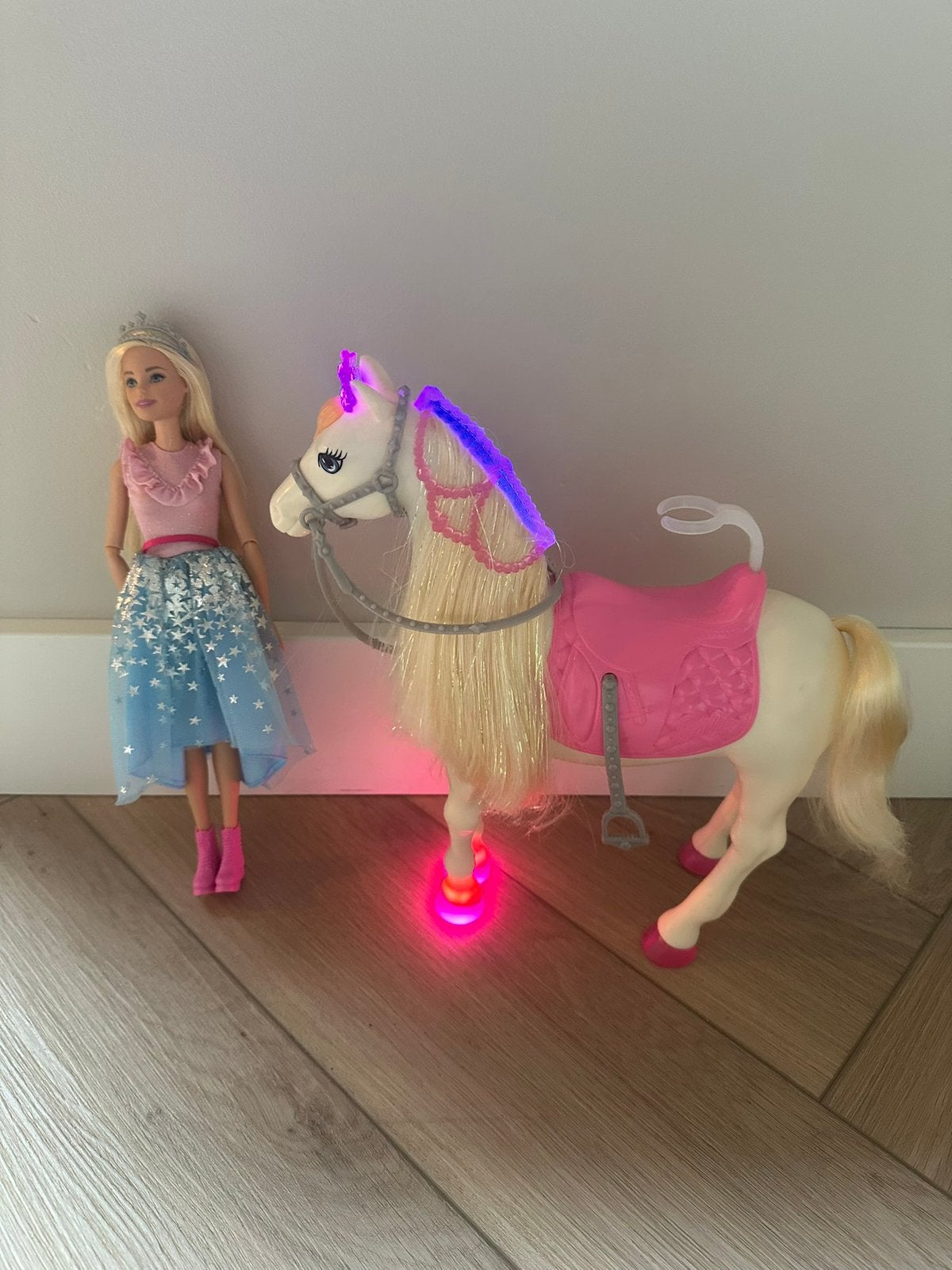 Barbie met interactieve paard., Ophalen of Verzenden, Zo goed als nieuw, Barbie