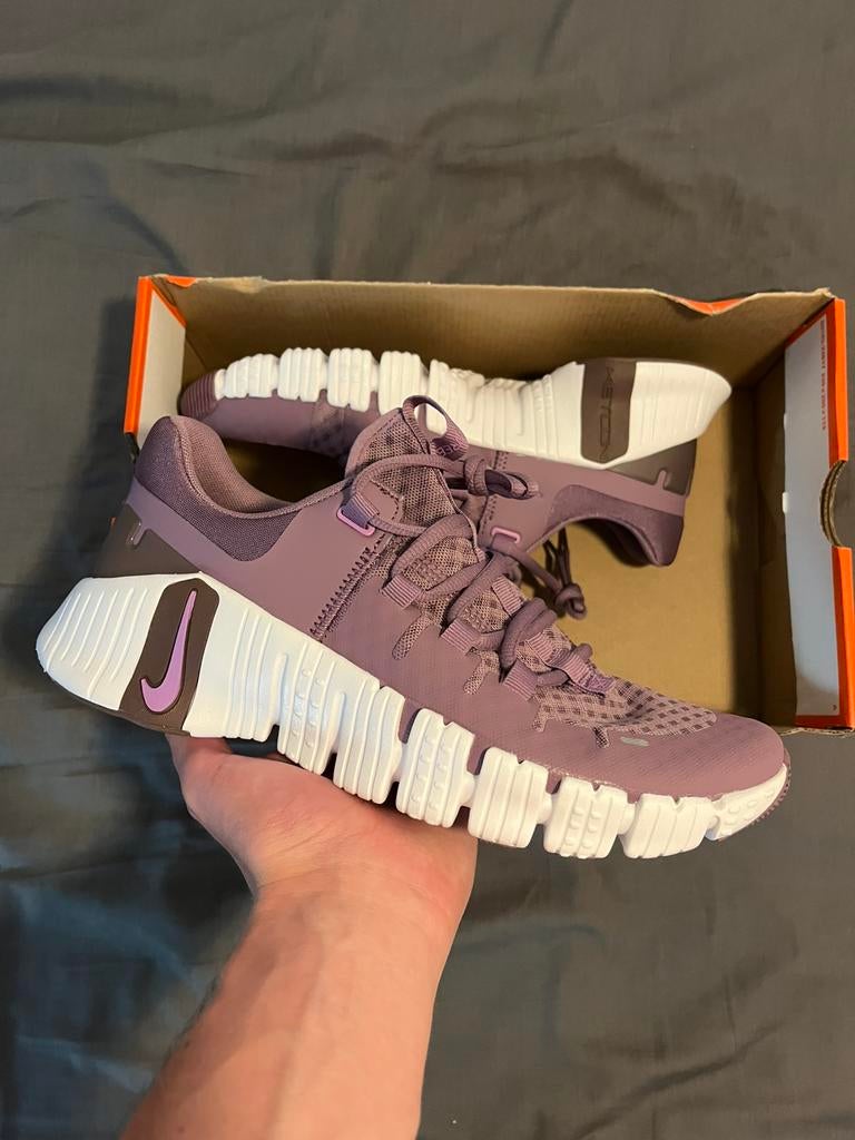 Nike Free Metcon 5 Violet - Maat 41, Kleding | Dames, Schoenen, Overige kleuren, Nieuw, Ophalen of Verzenden, Sneakers of Gympen