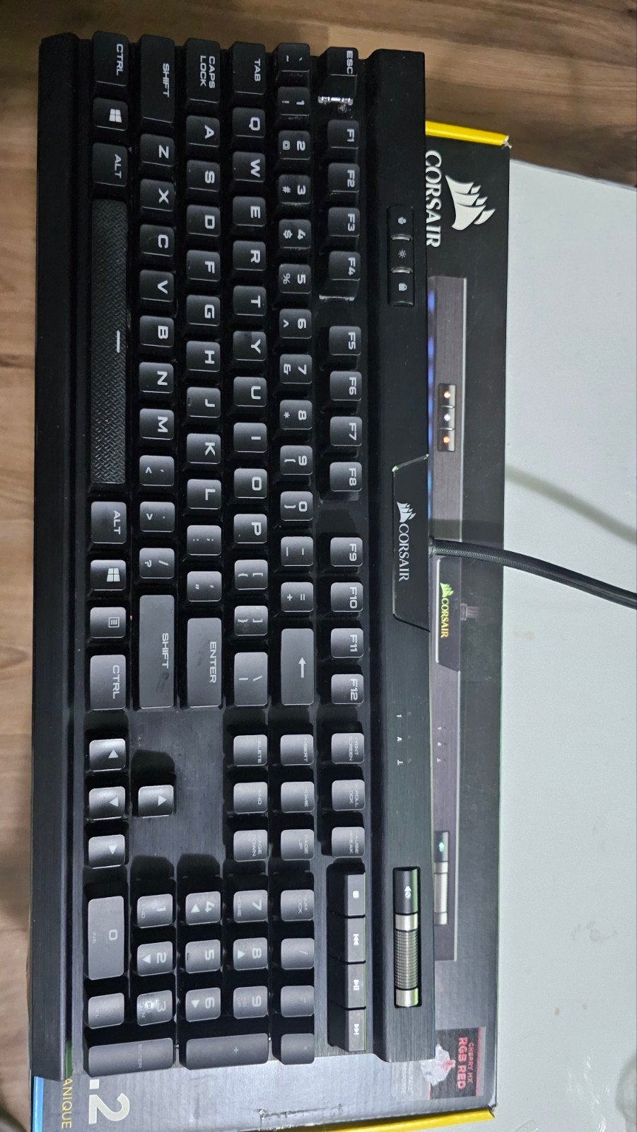 Foto 3 van Corsair K70 RGB MK.2