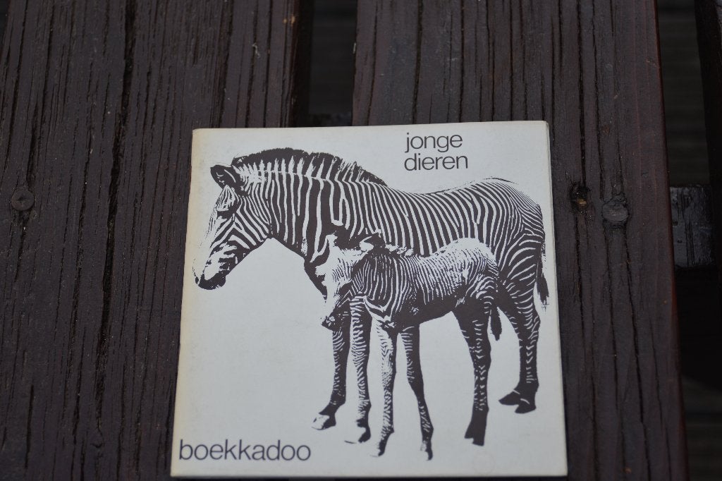 Boekje "Jonge Dieren". Uit de reeks: Boekkadoo., J.G. Nieuwendijk en J. Bokma, Nieuw, Ophalen of Verzenden, Overige diersoorten