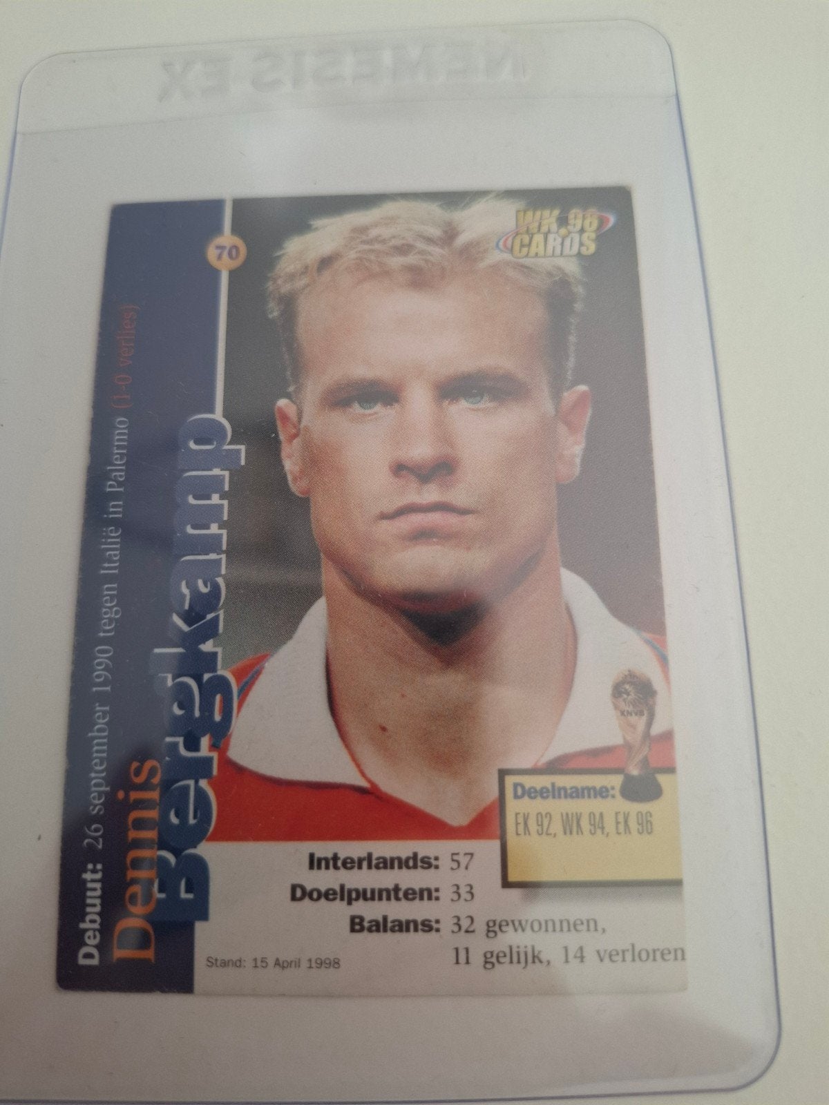 WK 98 CARDS Dennis Bergkamp Spelerskaart, Ophalen of Verzenden, Zo goed als nieuw, Overige sporten, Spelerskaart