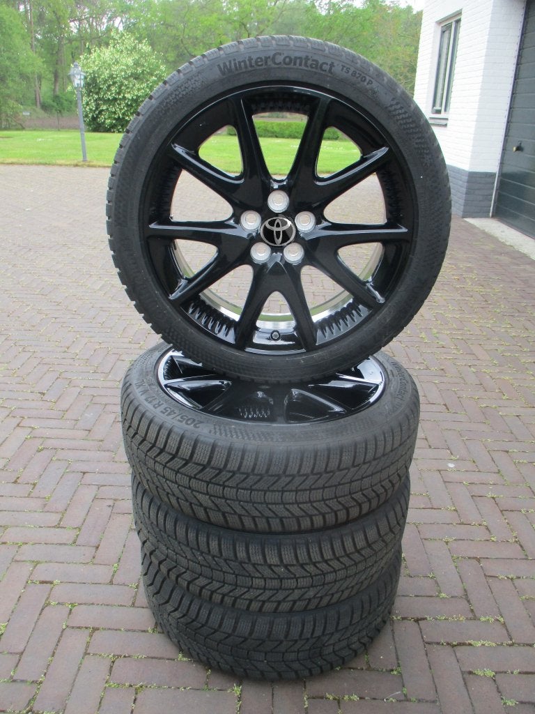 Orig. Mazda 2 Hybrid 17 inch winterbanden NWST Toyota Yaris, Auto-onderdelen, Gebruikt, Banden en Velgen, 17 inch, Personenwagen