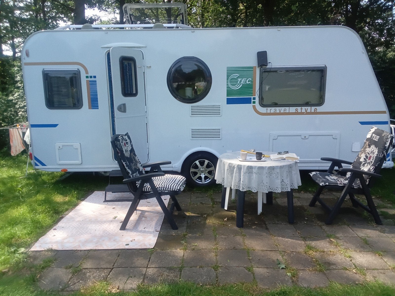 TEC Travel Style 450 met enkele bedden,tv en mover, Caravans en Kamperen, Disselslot, T.E.C., Treinzit, Particulier