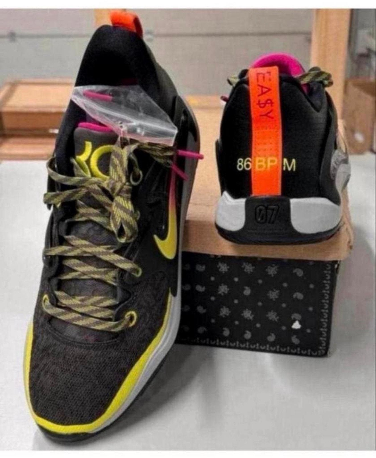 Zeldzaam Nike KD 15 Boi-1da Producer Pack Basketbal sneakers, Ophalen of Verzenden, H, H, Sportschoenen