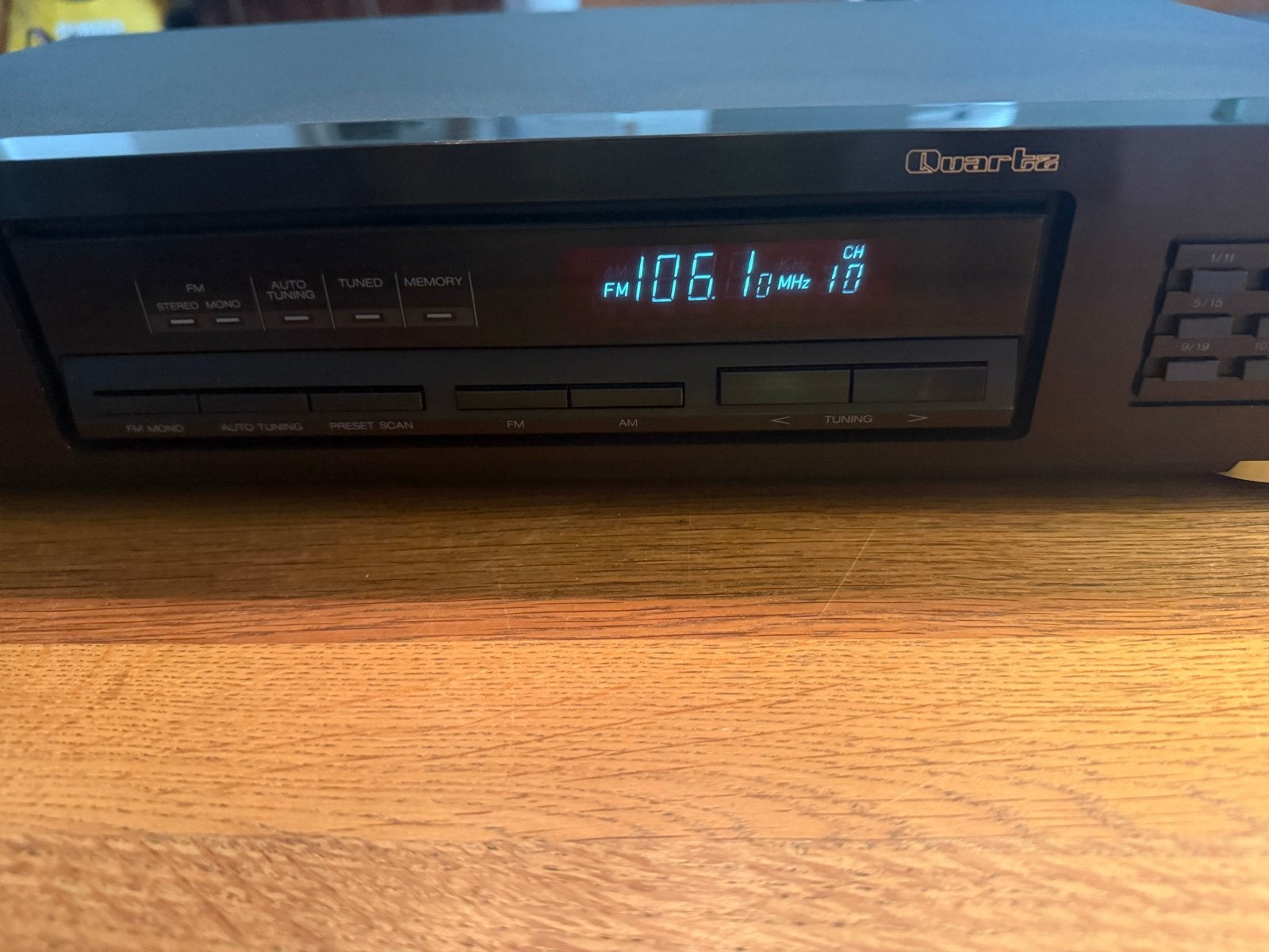 Akai AT-26L Quartz Synthesizer Tuner Vintage, Audio, Tv en Foto, Tuners, Ophalen of Verzenden, Gebruikt