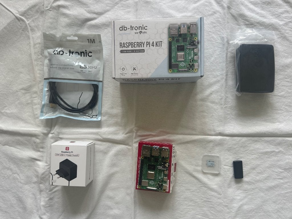 Raspberry Pi 4 Model B 4GB – complete starter kit (like new), 64 GB, Minder dan 2 Ghz, Ophalen of Verzenden, Raspberry Pi 4 B (4GB)