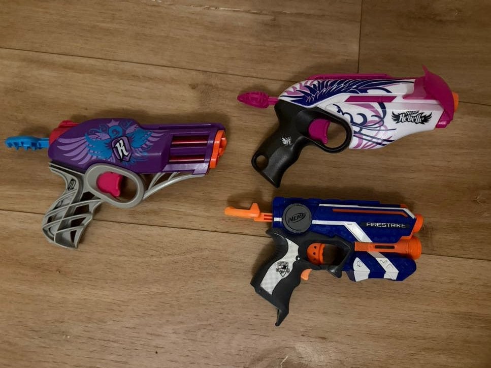 3 Nerf blasters – Firestrike + 2 Nerf Rebelle, Ophalen, Zo goed als nieuw