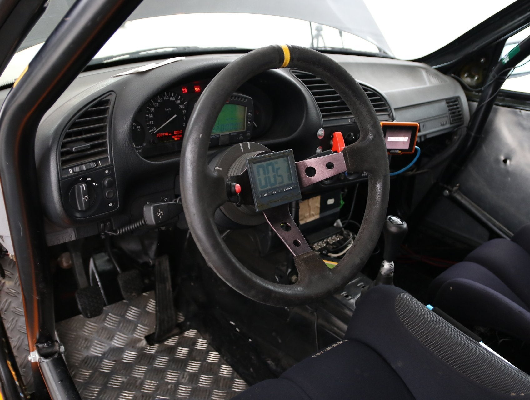 BMW 3-serie 325i Circuit auto rijklaar met kenteken!, foto 7