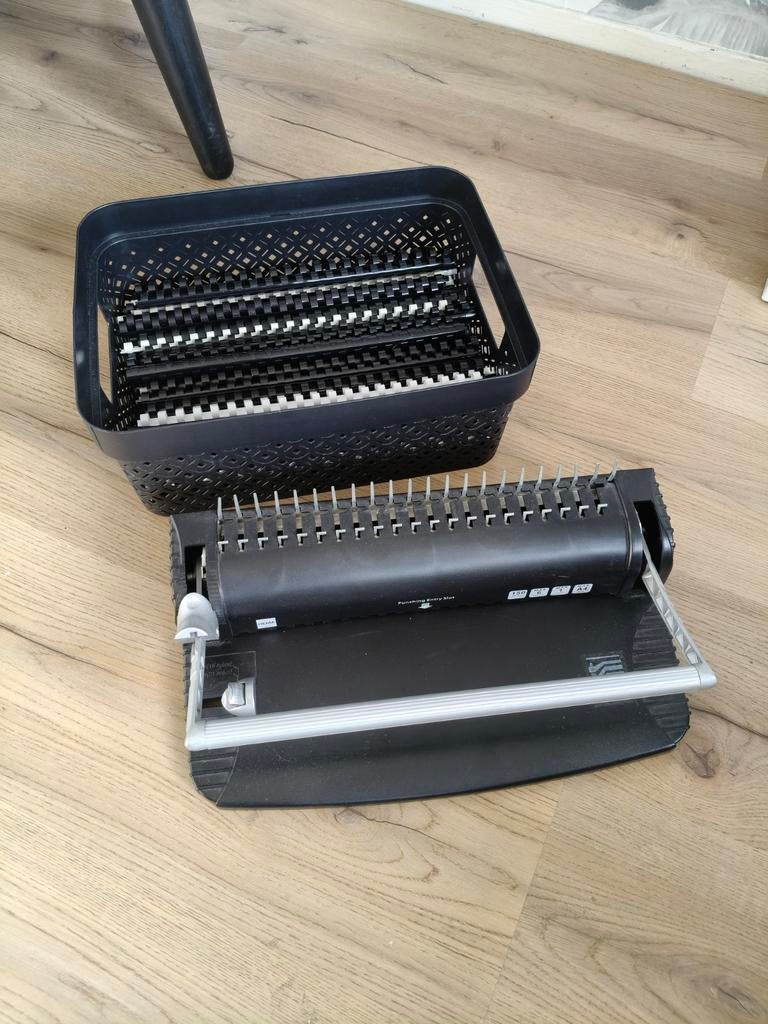 Inbindapparaat met ruggen - Max 150 vellen A4, Ophalen, Gebruikt