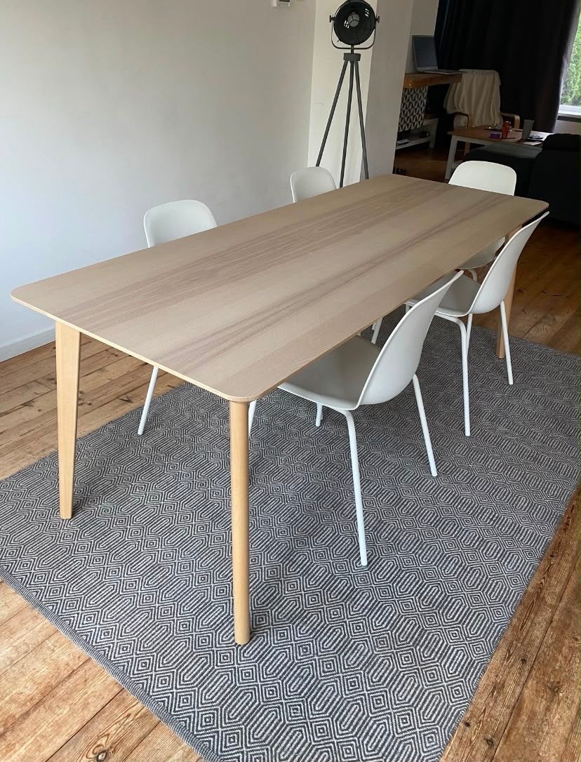 Moderne eettafel met houten blad en poten, Huis en Inrichting, Zo goed als nieuw, 150 tot 200 cm, Vier personen, Rechthoekig