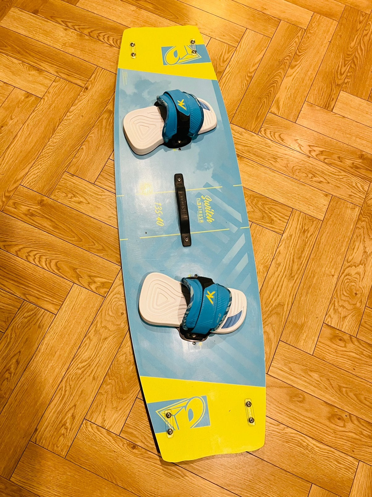 Airush board, Twintip, Ophalen, Zo goed als nieuw, 4 m² of minder
