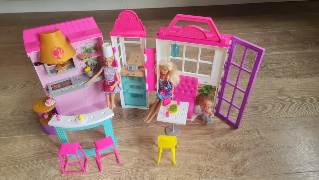 Barbie kook en Grill restaurant, Kinderen en Baby's, Speelgoed | Poppenhuizen, Ophalen of Verzenden, Zo goed als nieuw, Poppenhuis