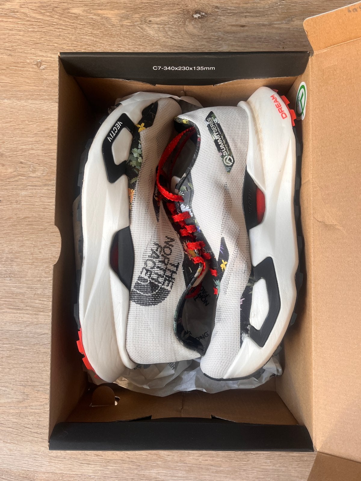 the north face summit vectiv pro 3, maat 44, Ophalen of Verzenden, Zo goed als nieuw, Wit, Sportschoenen