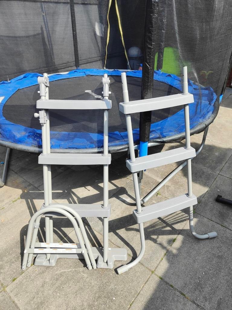 Bestway zwembad trappen, Ophalen of Verzenden, Gebruikt
