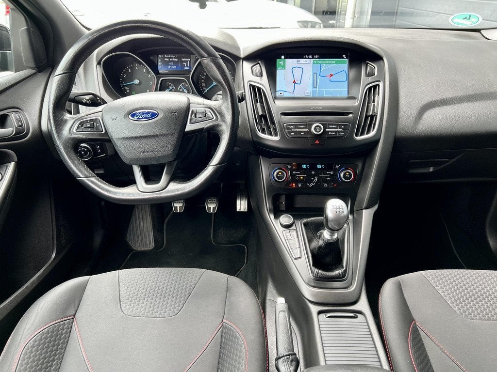 Ford Focus Wagon 1.0 ST-Line *CARPLAY*CAMERA*125PK*VOL, Automatische klimaatregeling, Gebruikt, Euro 6, Zwart