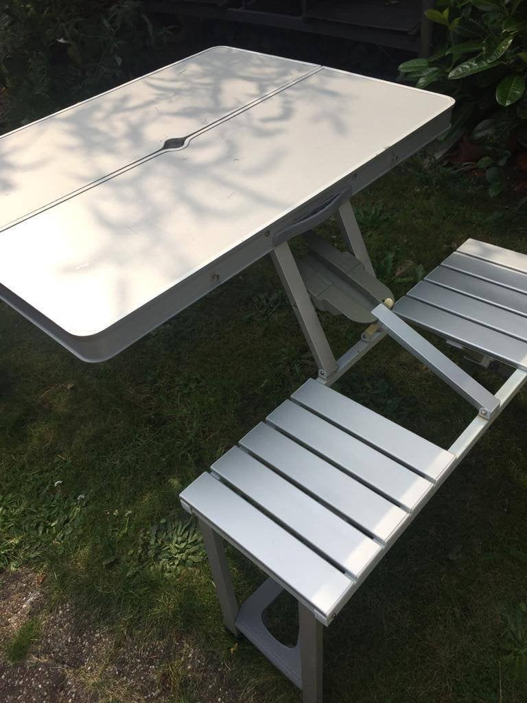 Aluminium Kampeertafel met 4 zitjes koffermodel, Ophalen of Verzenden, Gebruikt, Campingtafel