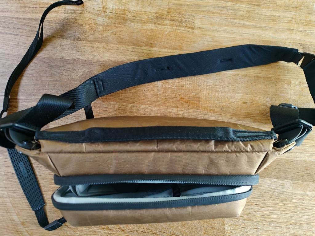 Peak Design Everyday Sling 3L - Bruin, Ophalen of Verzenden, Zo goed als nieuw, Schoudertas, Overige merken