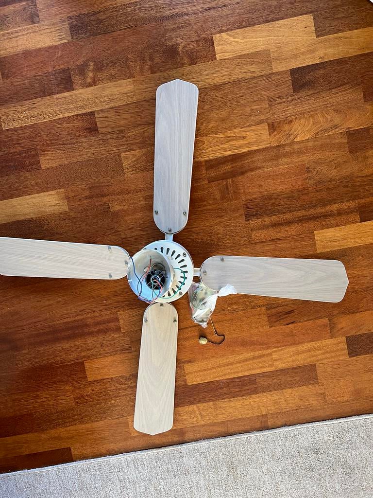 Plafondventilator met 4 bladen, Ophalen, Gebruikt, Plafondventilator