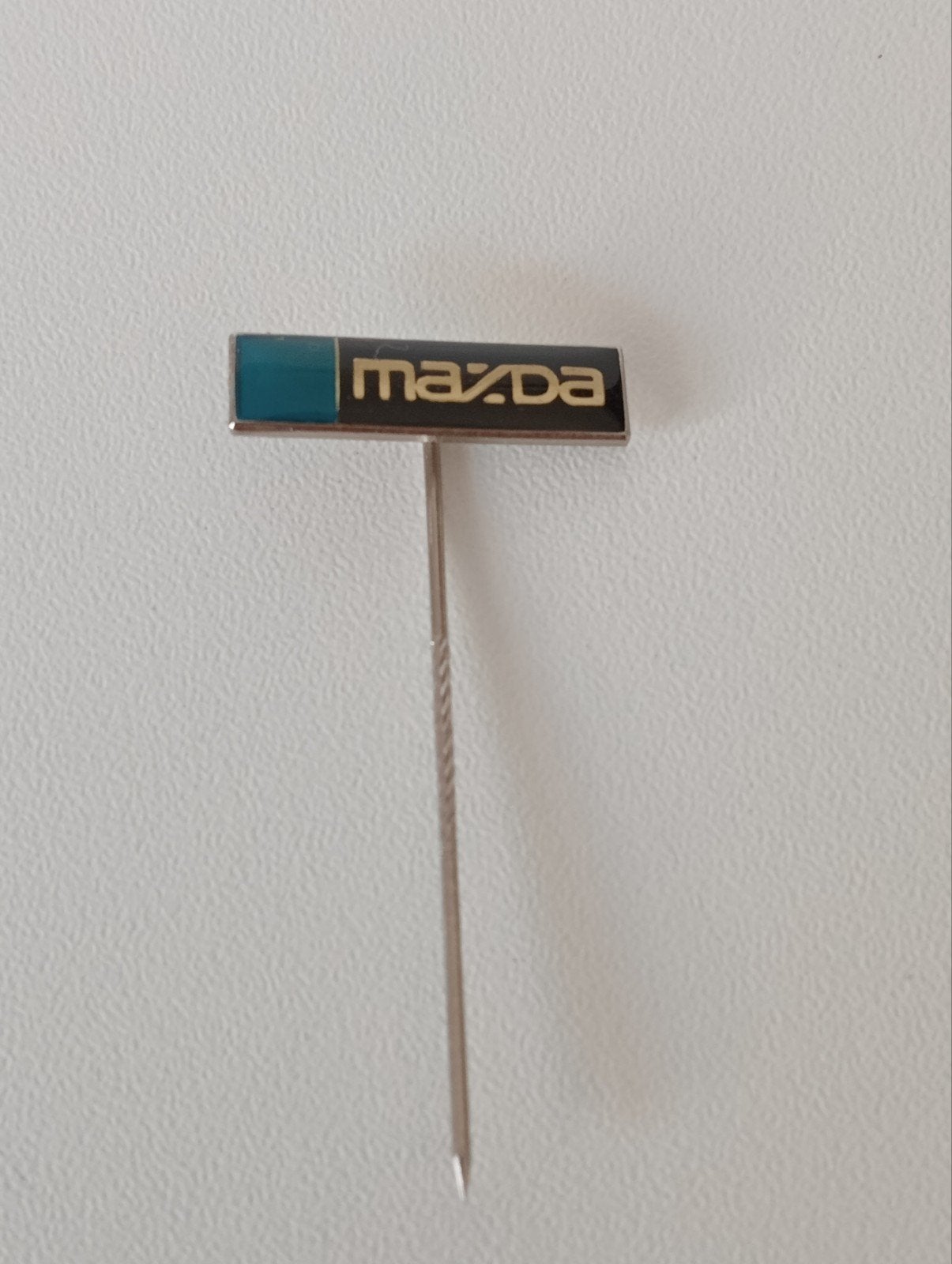 Vintage Mazda Reversspeld / Pin, Ophalen of Verzenden, Nieuw